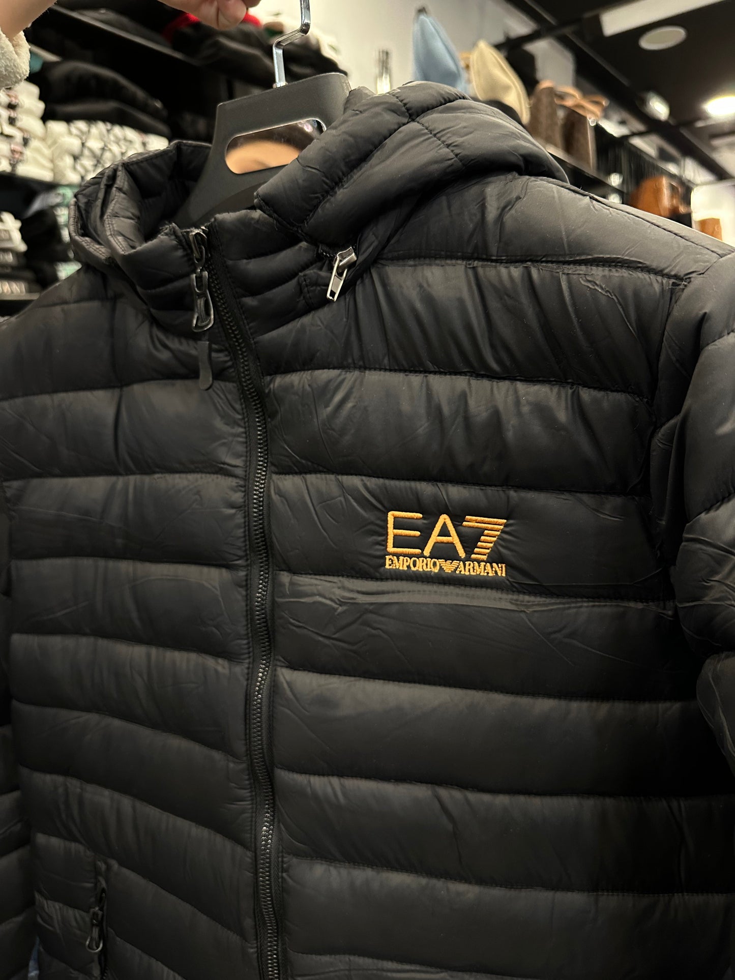 ARMANI ΜΑΥΡΟ ΜΠΟΥΦΑΝ 2026