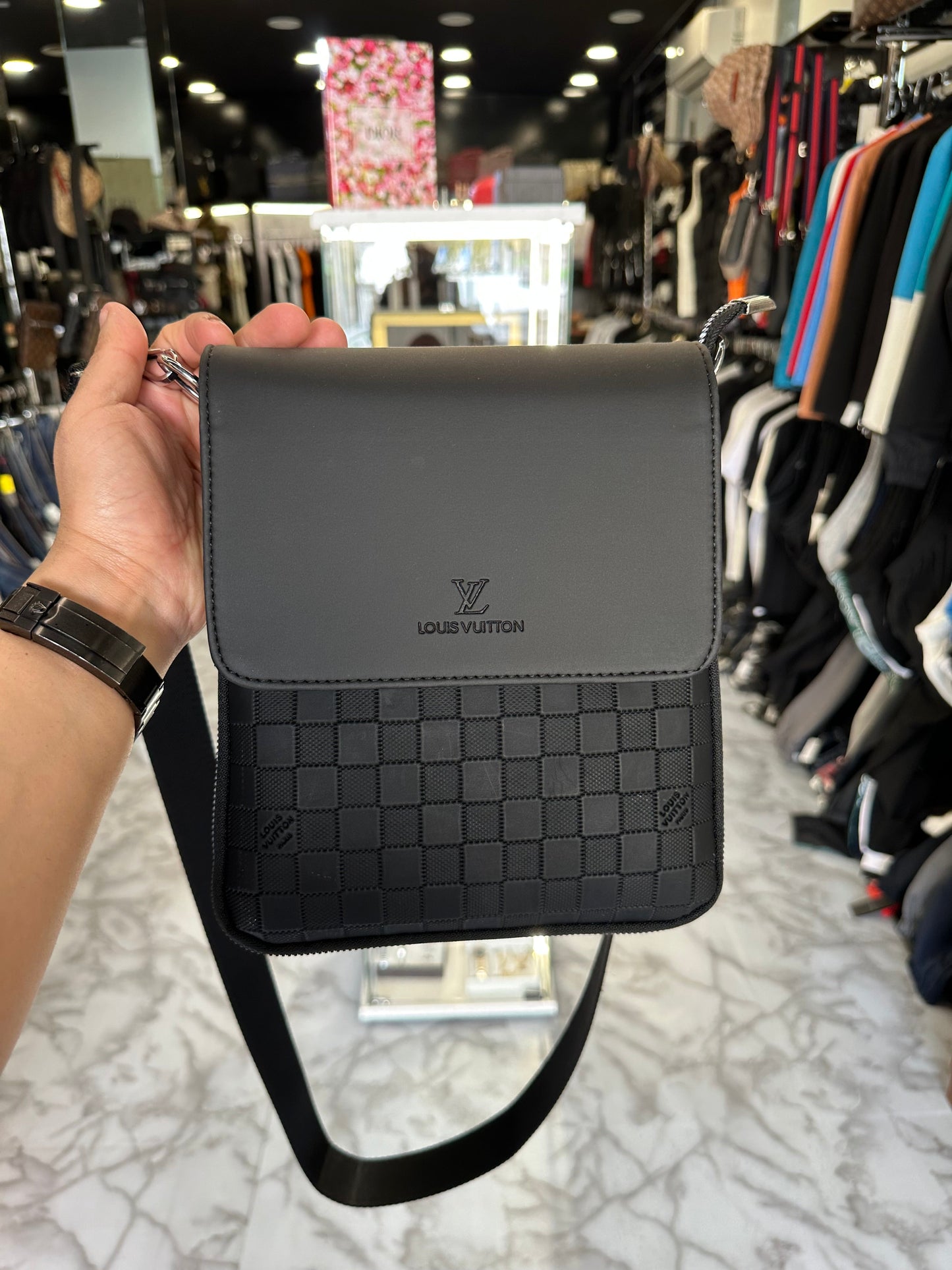 ΤΣΑΝΤΑΚΙ - LV BF