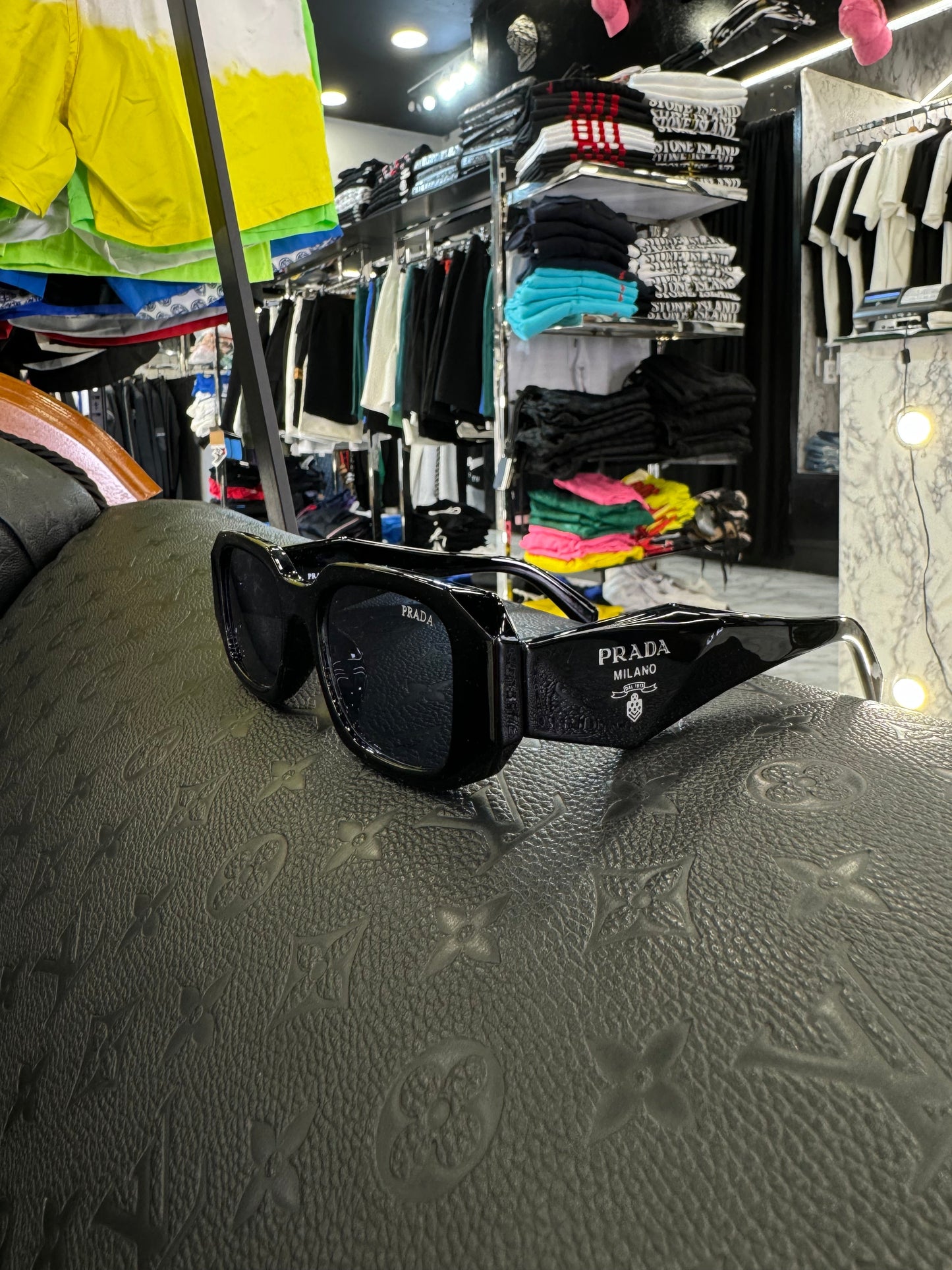 ΓΥΑΛΙΑ ΗΛΙΟΥ - PRADA