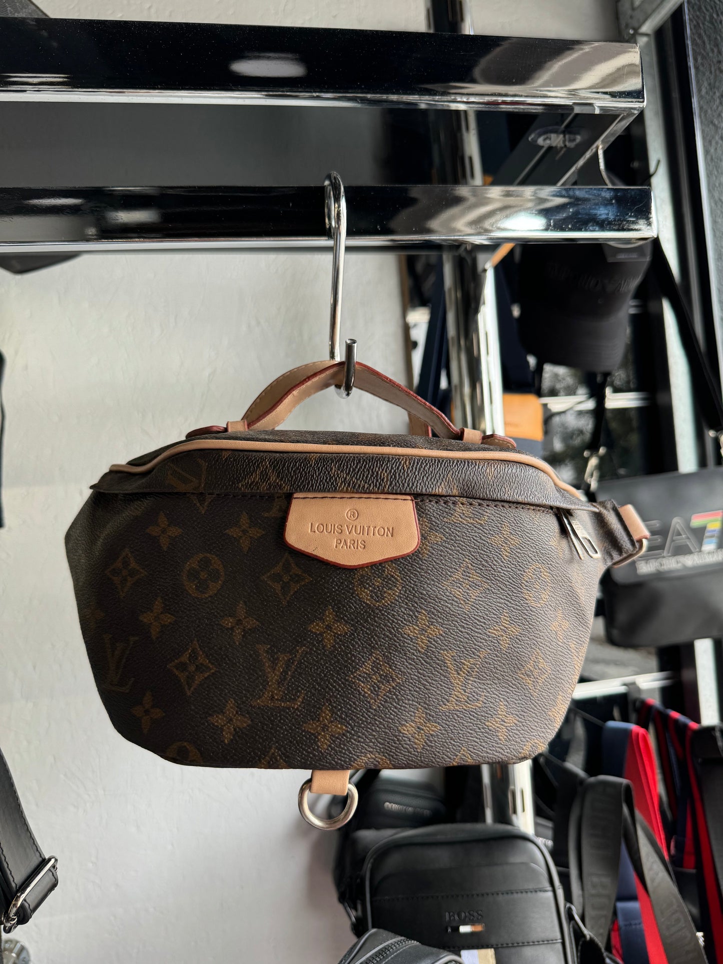 ΤΣΑΝΤΑΚΙ - LV