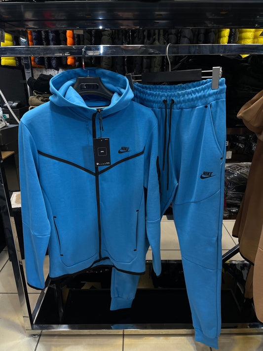 NIKE TECH FLEECE - ΣΕΤ ΦΟΡΜΕΣ 2026