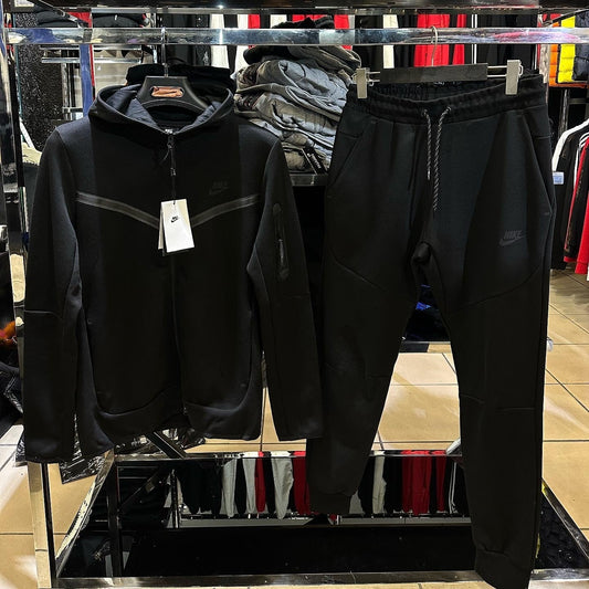 NIKE TECH FLEECE - ΣΕΤ ΦΟΡΜΕΣ 2026